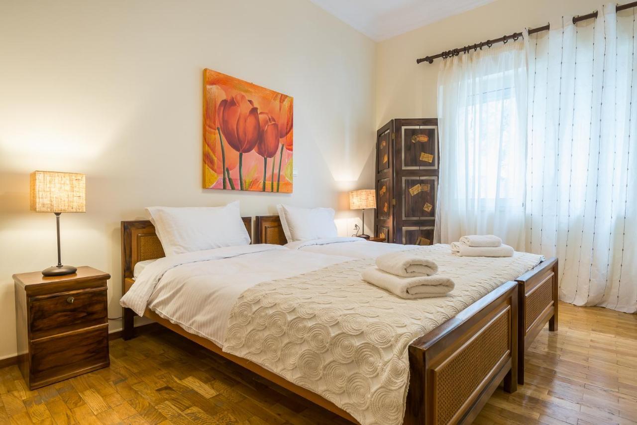 Family House Next To Acropolis Bed & Breakfast Athens Exterior photo